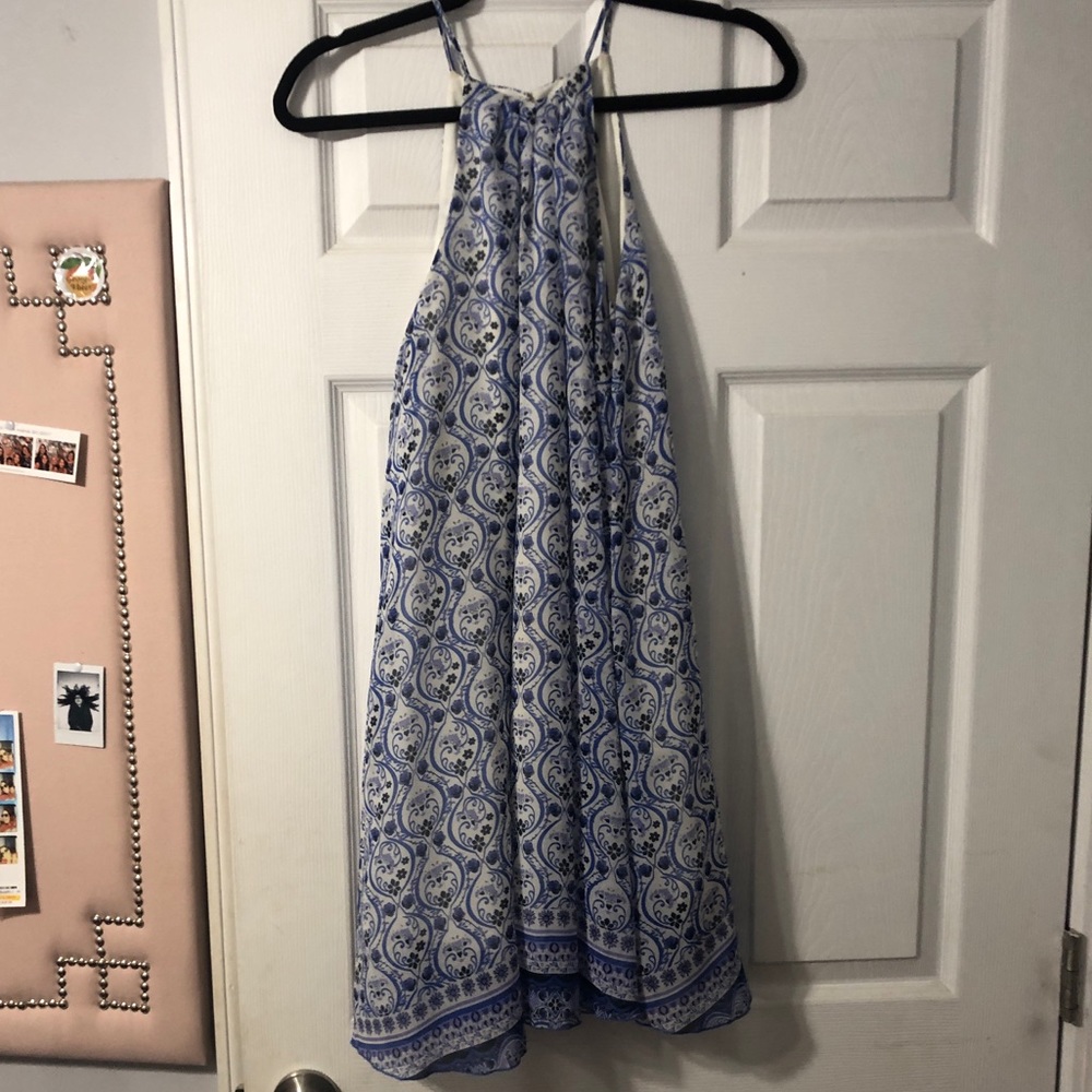 blue dress